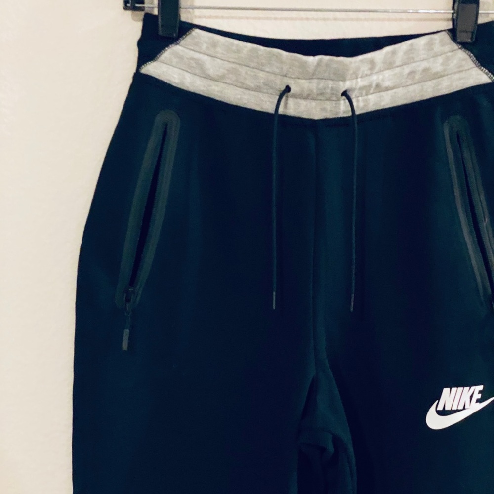 Nike Sportswear Tech fleece pants - Picture 2 of 4